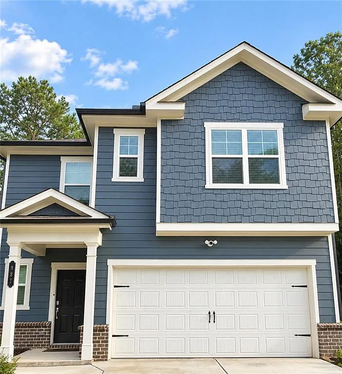 5 bed, 2.5 bath, 2315 sqft, $2,350 — Photo 1