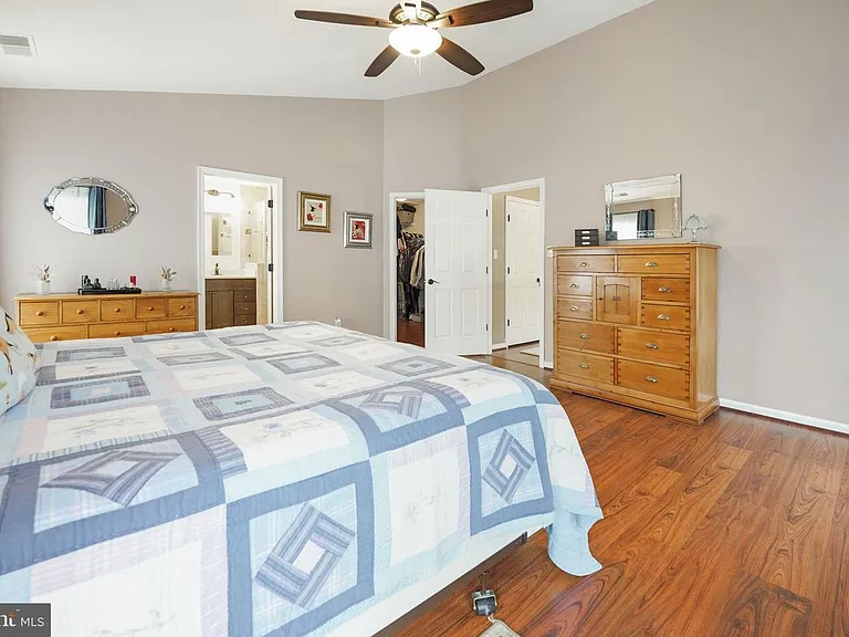 6624 Thurlton Dr — Photo 20