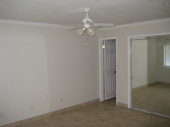 5th image of 726 Eglin Pkwy #B12