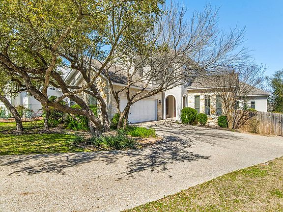 3rd image of 18415 Emerald Oaks Dr