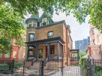 937 W Lakeside Pl, Chicago, IL, 60640