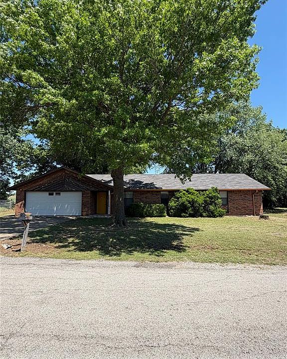 2nd image of 722 Arrowhead Ln