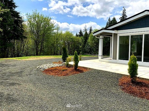 3rd image of 61 Hot Dog Ln