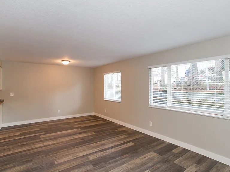 2600 NE Lombard St — Photo 18