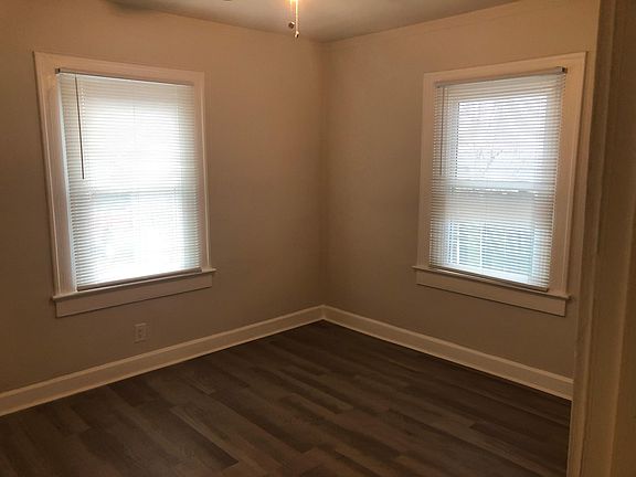 5th image of 1026 E Bradbury Ave