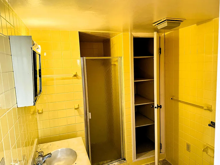 915 Perry Hwy — Photo 29