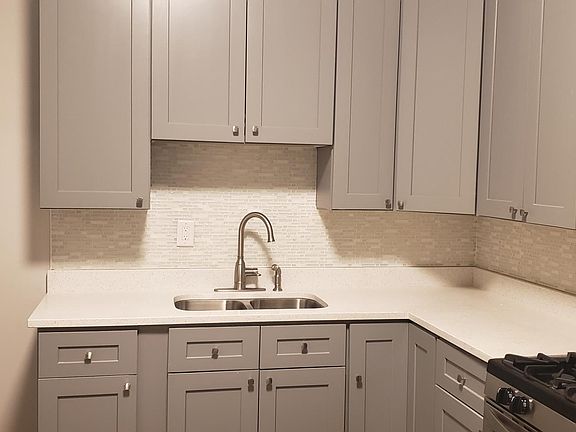 2nd image of 1851 S Central Park Ave