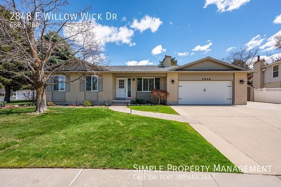 2848 E Willow Wick Dr