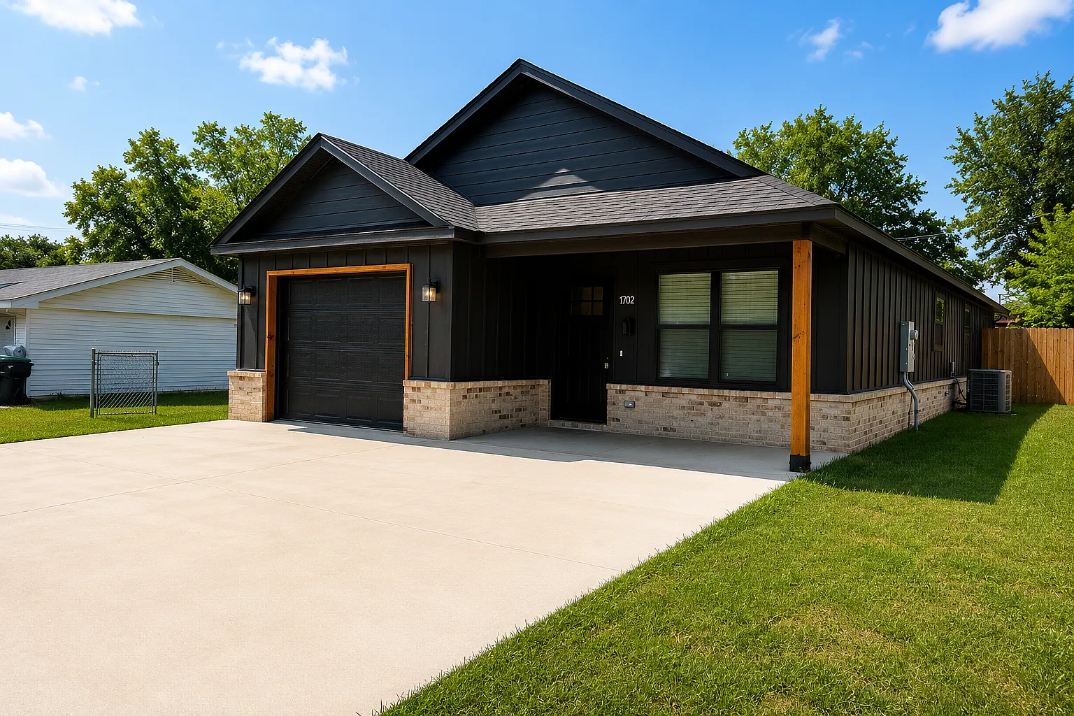 3 bed, 1300 sqft, $1,800 — Photo 1