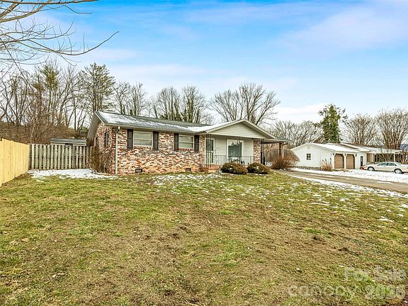 3rd image of 46 Sunny Acres Dr