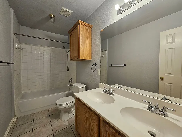 4507 Twin Oaks Cir — Photo 21