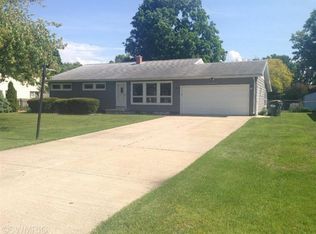 1042 Willow Dr, Saint Joseph, MI 49085