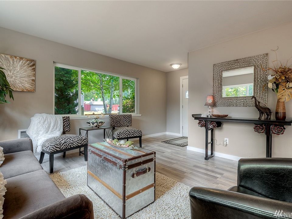 1st image of 1019 Pilchuck Ave