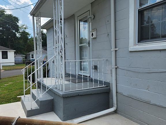 Treaty Street: Front view