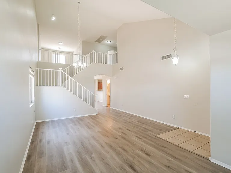 8633 W Cordes Rd — Photo 5
