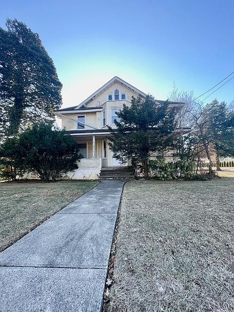 1st image of 142 willow street