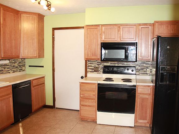 3rd image of 1523 Highland Dr