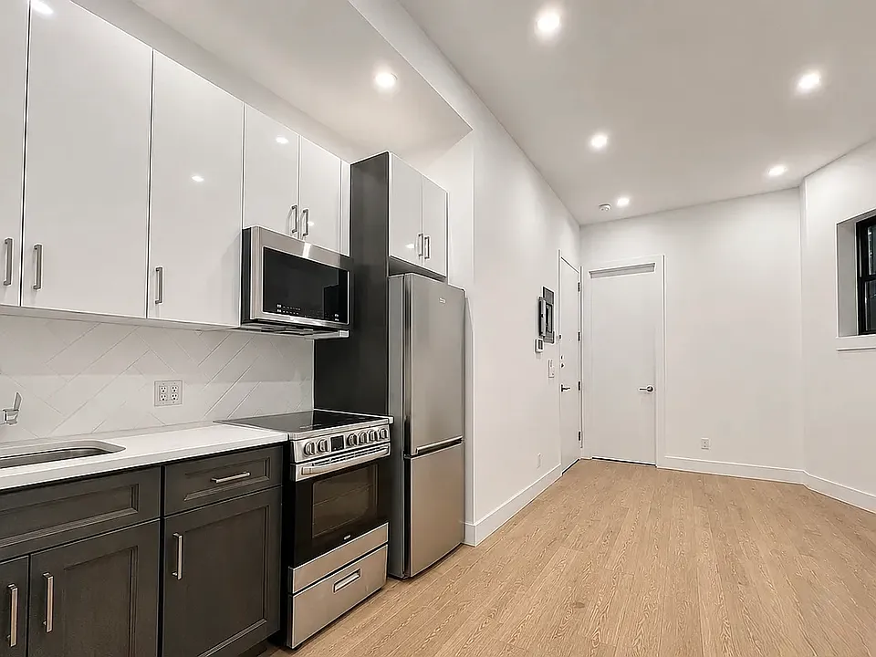 445 Dekalb Ave #1L