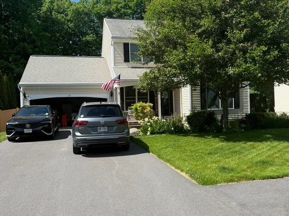 34 Thistle Dr, Malta, NY 12020