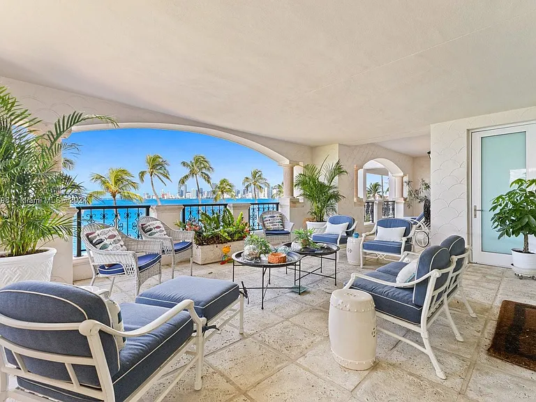 5221 Fisher Island Dr #5221 — Photo 2