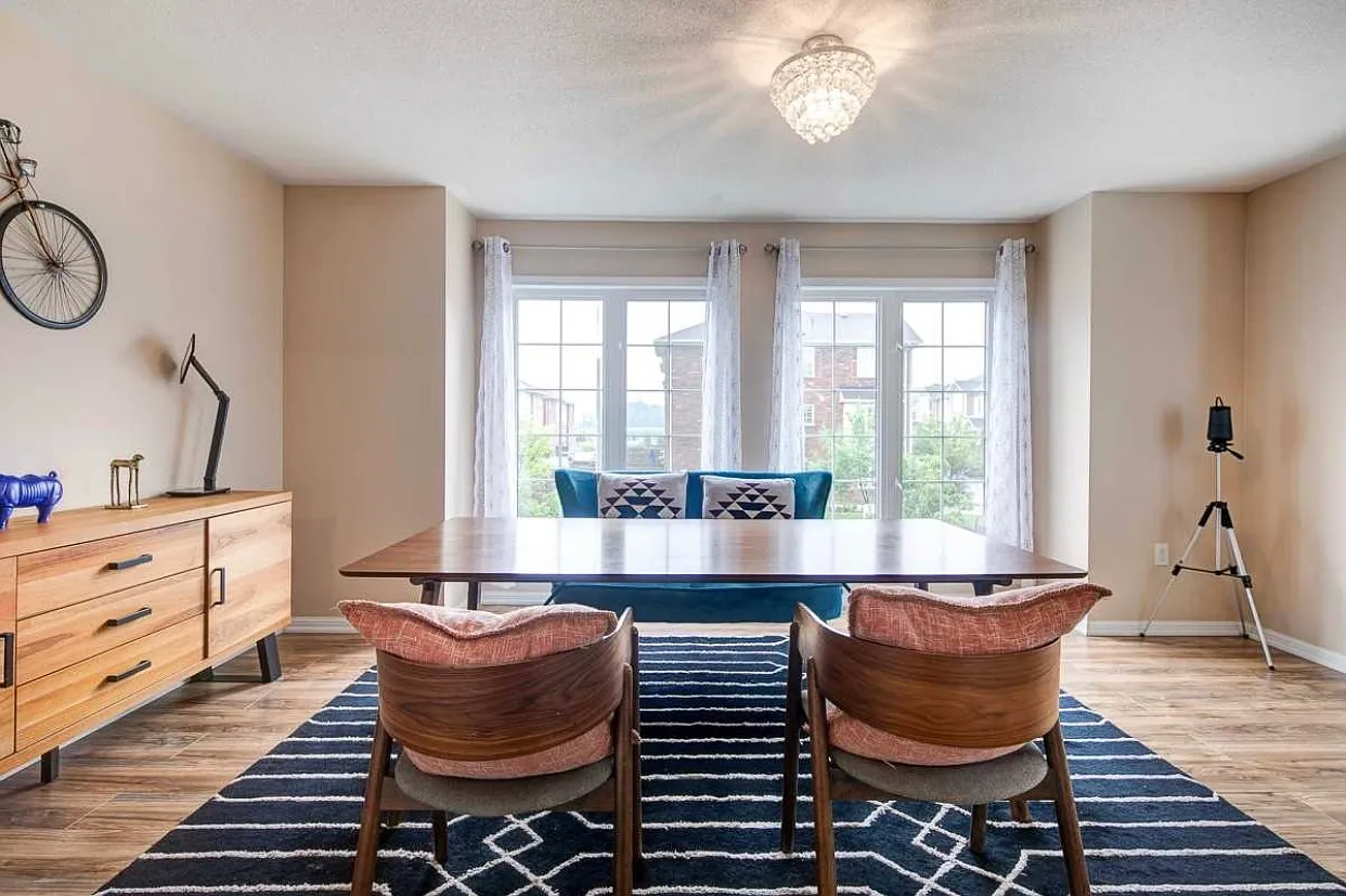 3 bed, 1918 sqft, $850 — Photo 3