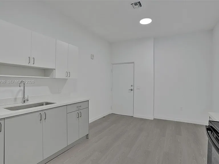 1567 NW 1st St #9 — Photo 6