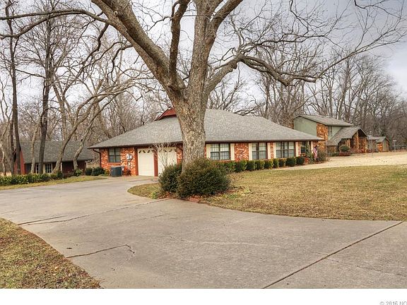 2nd image of 160 Spunky Creek Dr