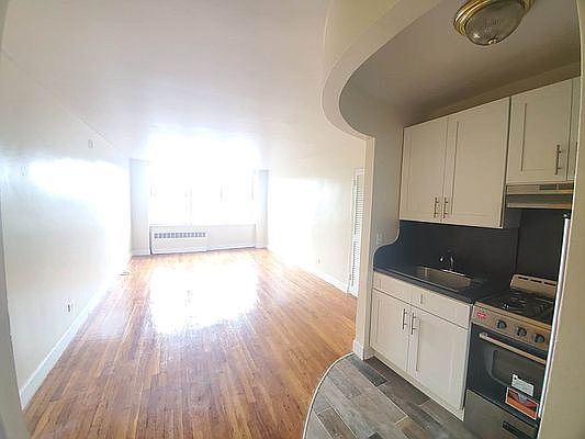 3rd image of 330 E 19th St #72