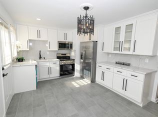 2 Winthrop St, Lynbrook, NY 11563