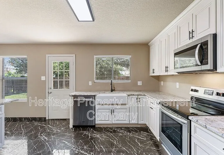 5819 Providence Oak — Photo 14