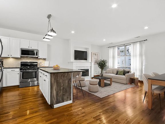 4th image of 1808 S Michigan Ave APT 31