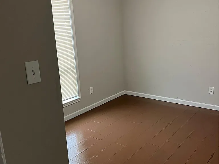 6813 Foster St — Photo 9