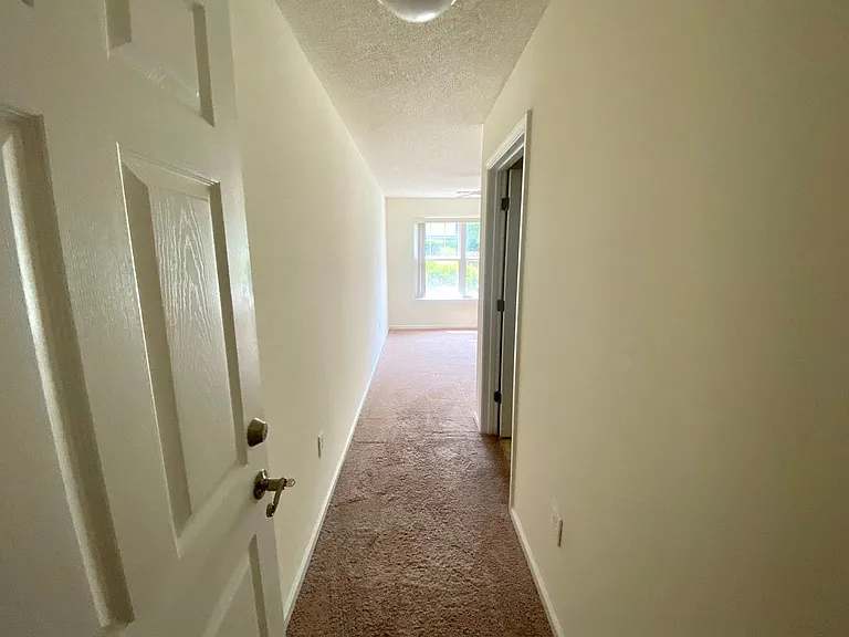 1301 Harts Ridge Dr — Photo 13