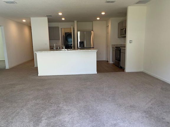 4th image of 2507 SE Charleston Dr Unit A