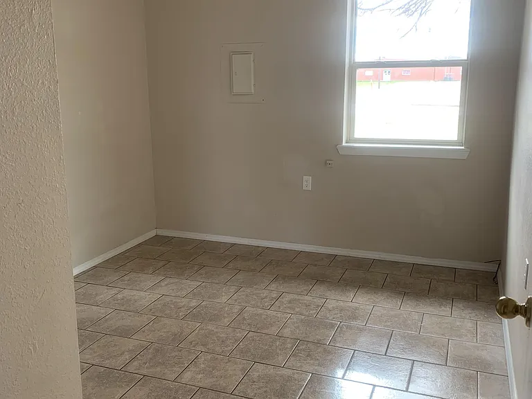 39078 Cedar St — Photo 8