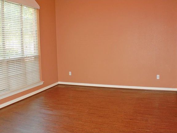3rd image of 5508 Blue Spruce Ln