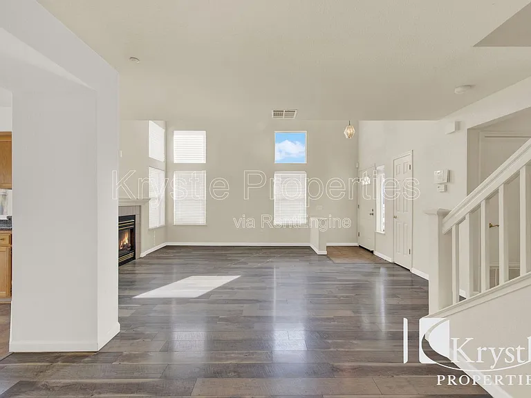 322 Clearpointe Dr — Photo 5