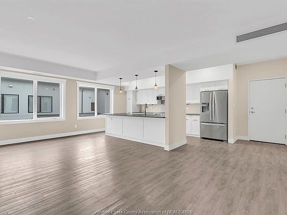 4th image of 550 Sandison St #36