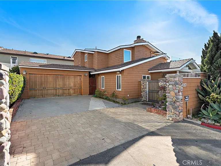 137 Cleo St — Photo 24
