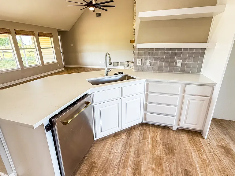 200 N Sorrells Rd — Photo 52