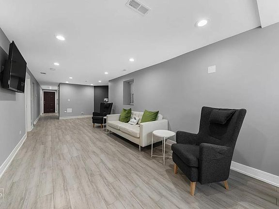 3rd image of 1307 S Kedzie Ave #1