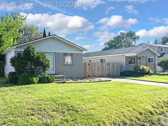 3rd image of 24935 Trombley St