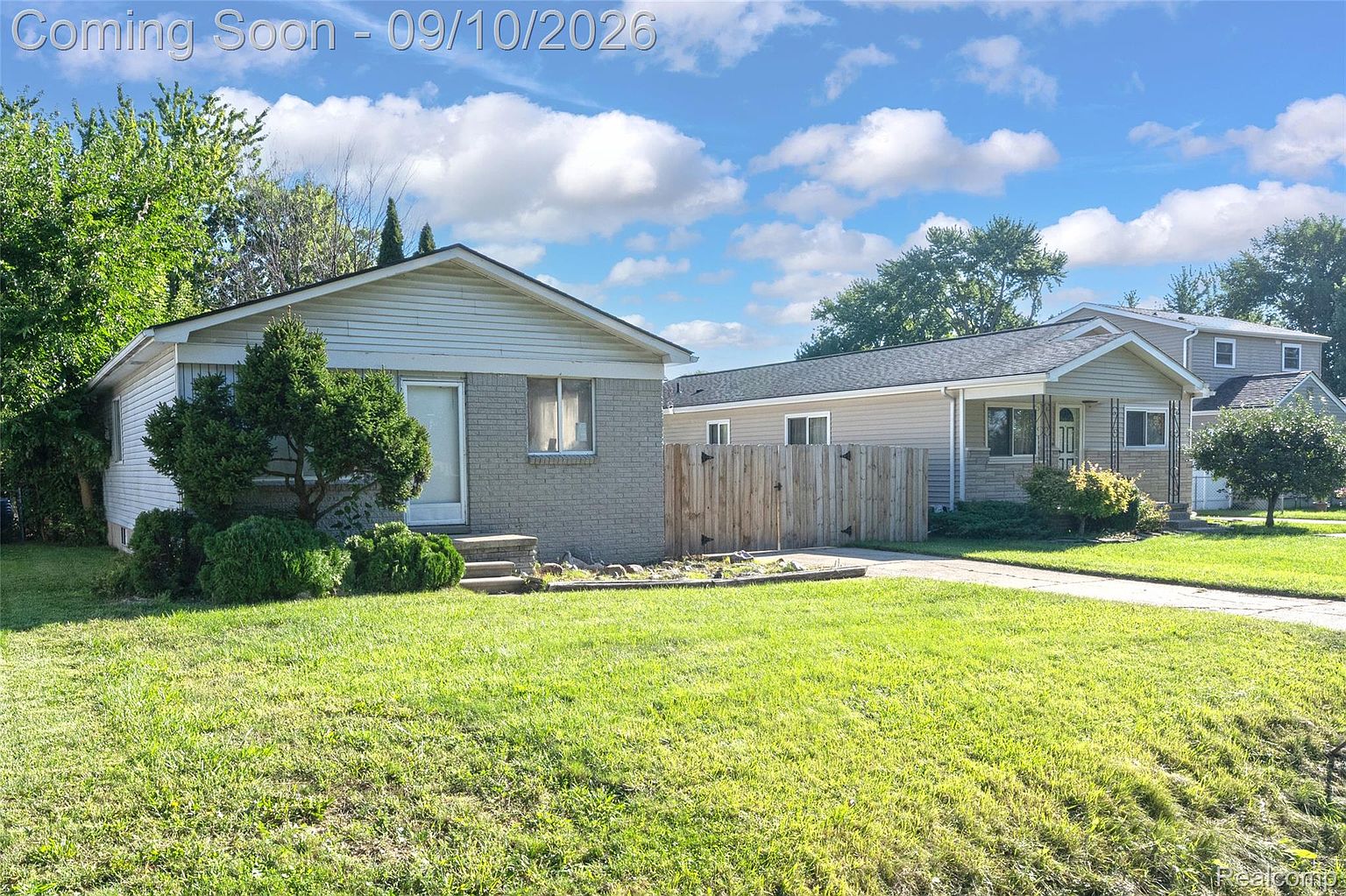 24935 Trombley St, photo 3