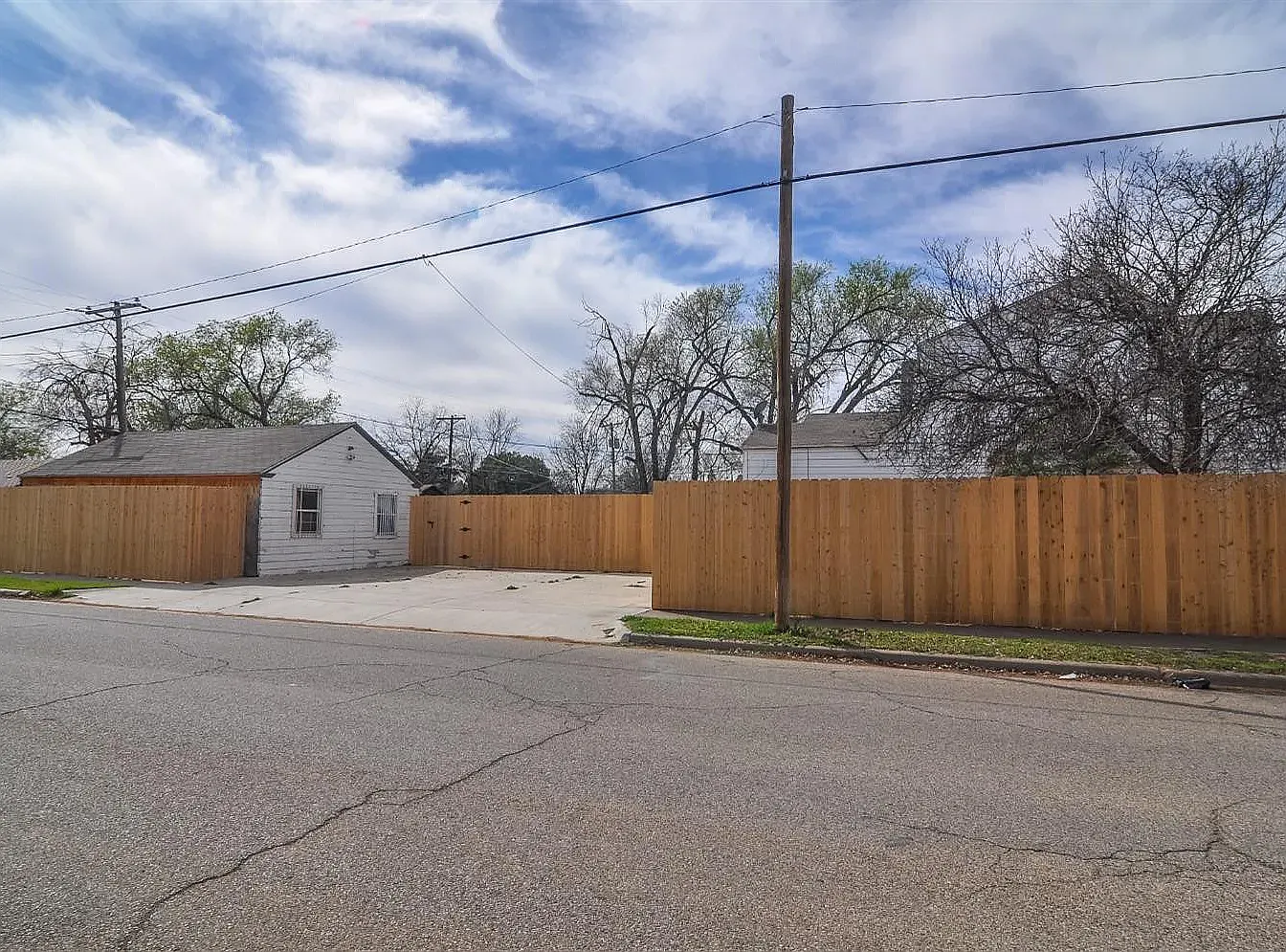 4 bed, 2206 sqft, $650 — Photo 3
