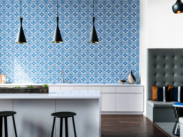 589 Pavonia Avenue image 5 of 25