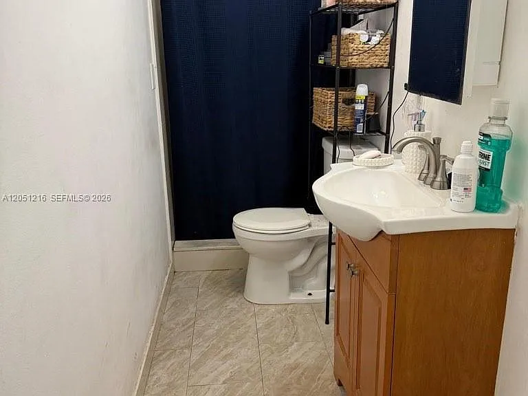 163 NW 40th St #3 — Photo 2