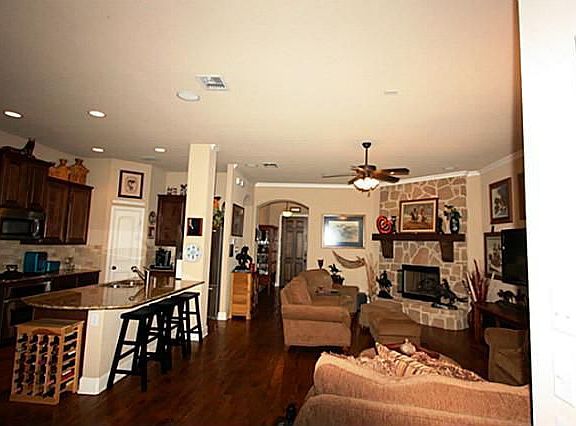 5th image of 2704 Jackson Dr