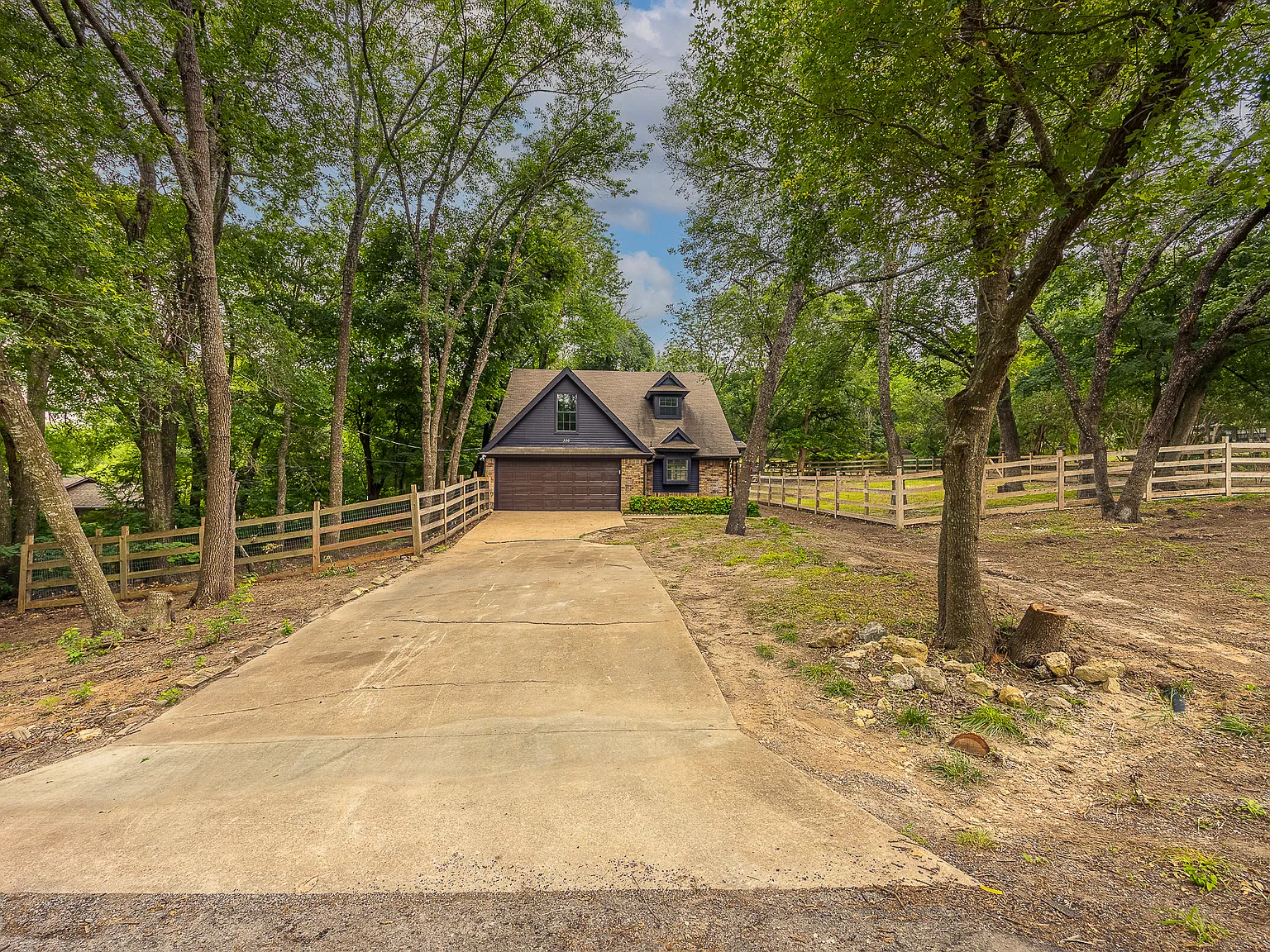 4 bed, 2270 sqft, $2,400 — Photo 3