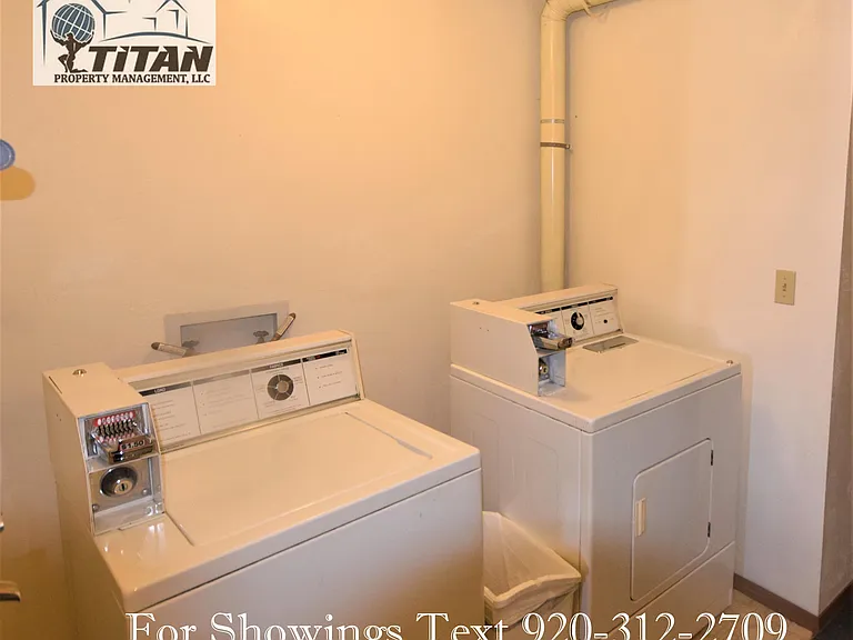 2124 Henry St #12 — Photo 7