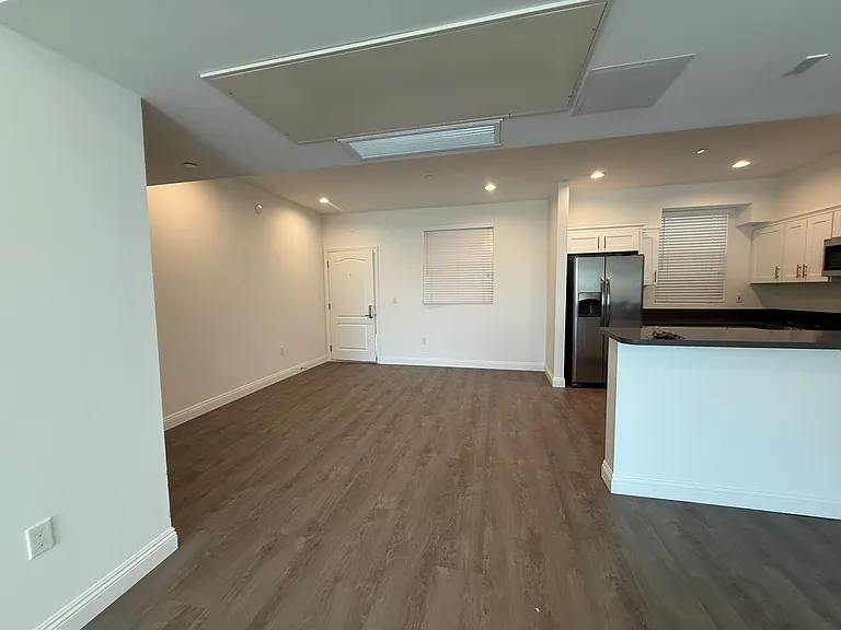 7120 Bellaire Ave #206 — Photo 9